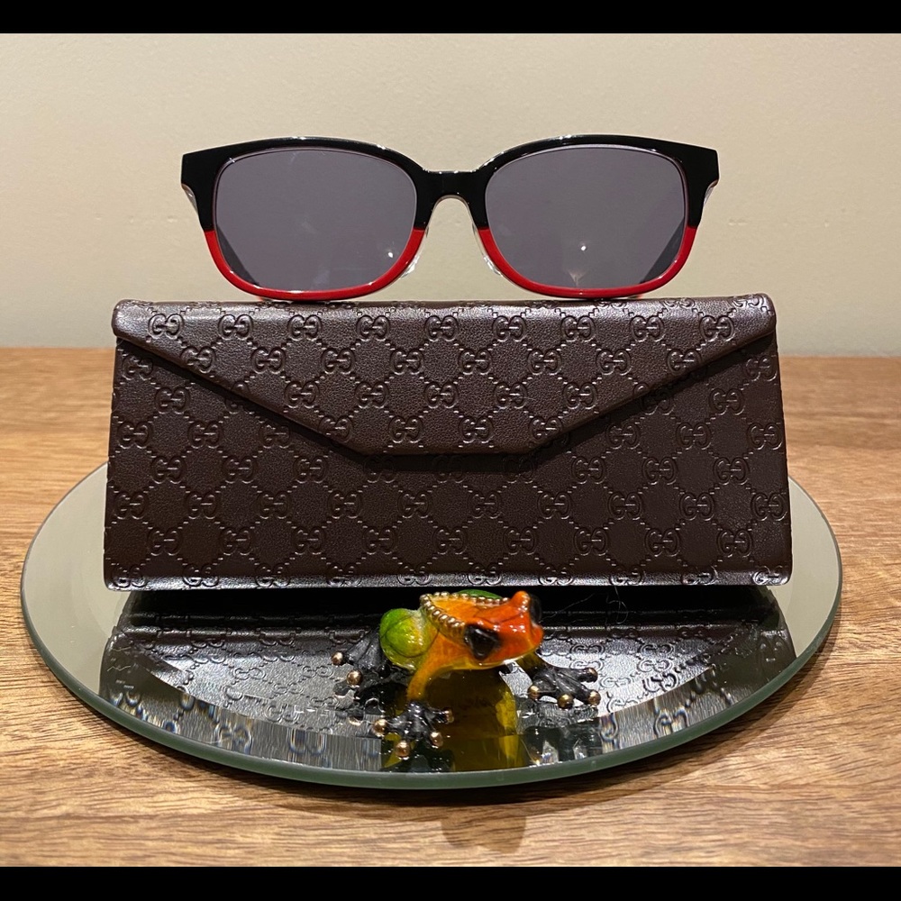 NWOT Gucci Women’s Sunglasses . . .
